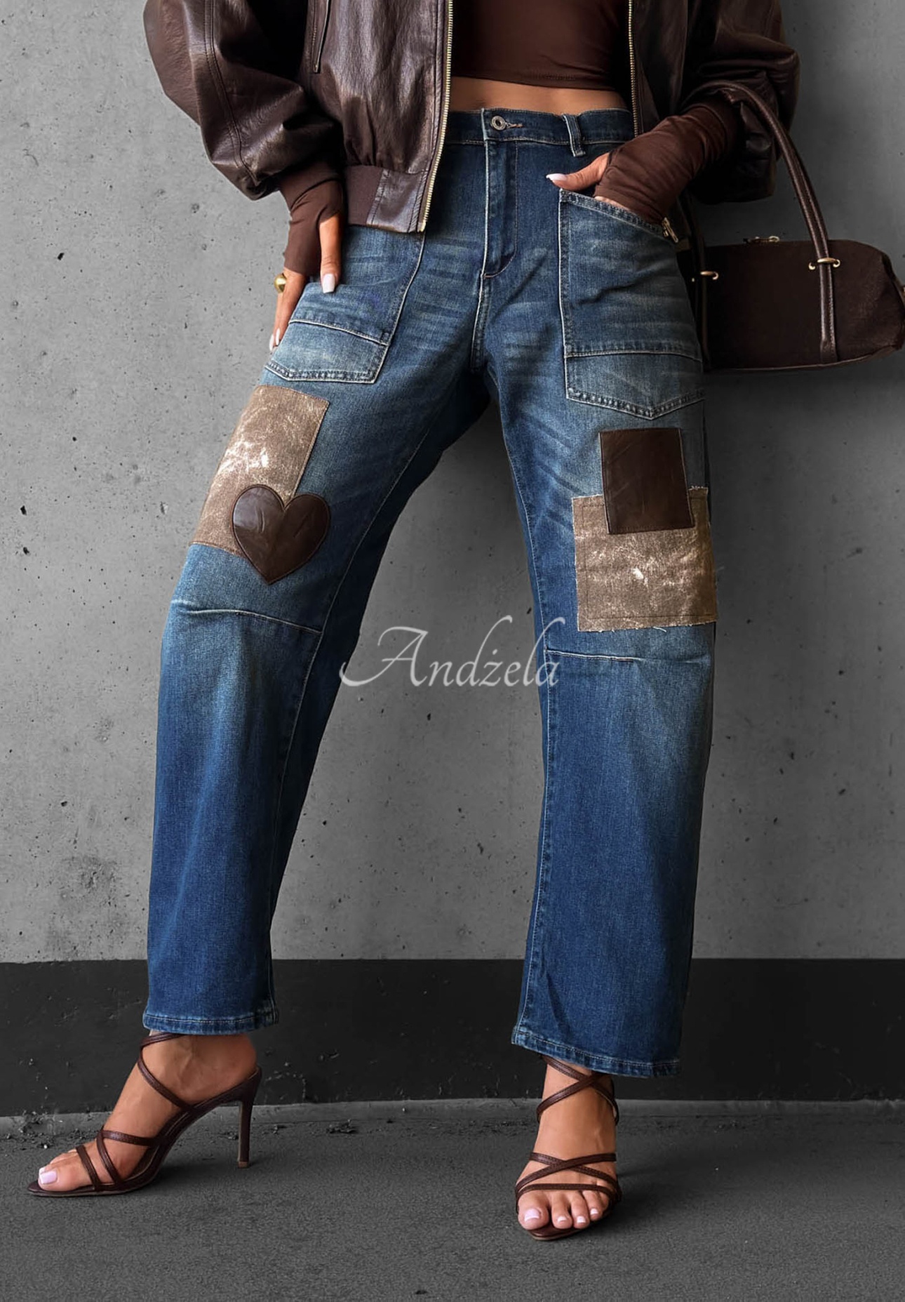Spodnie jeansowe mom fit z naszywkami Clouded Morning ciemnoniebieskie — 3