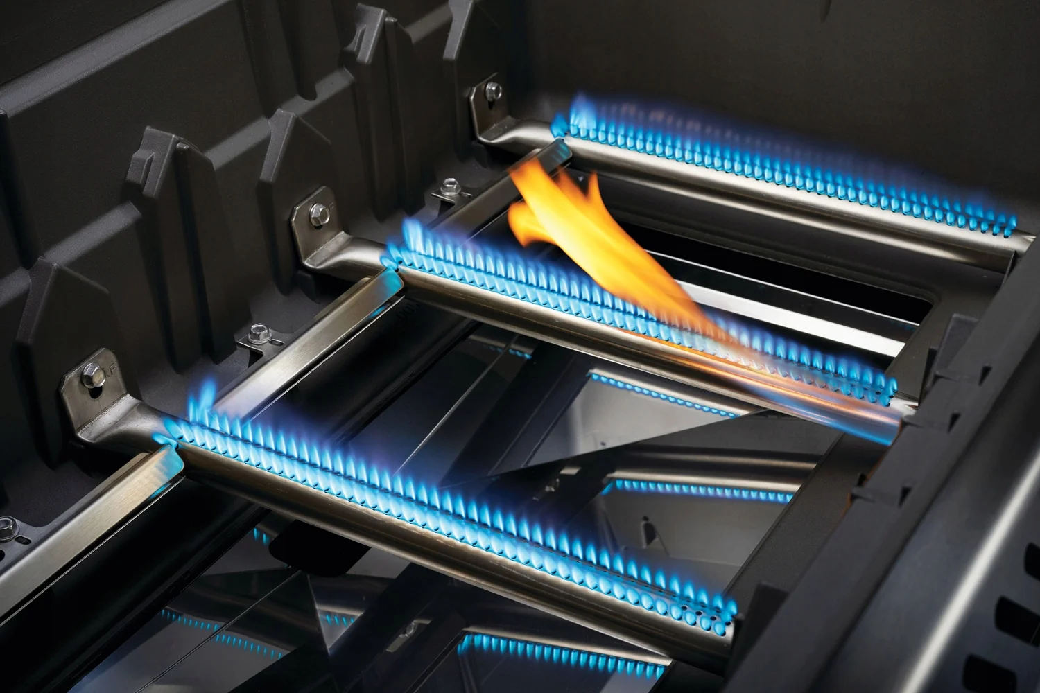 Grill gazowy Napoleon Freestyle 365 12kW Grafitowy — widok produktu