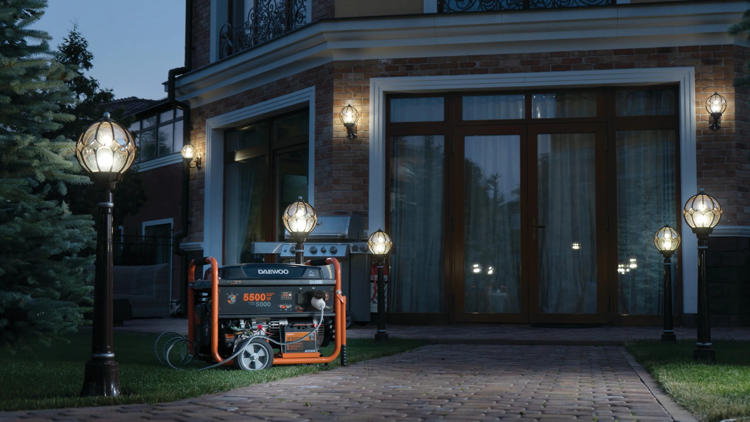 Agregat prądotwórczy Generator DAEWOO GDA 6500E 5.5kW 13KM 230V E-start AVR